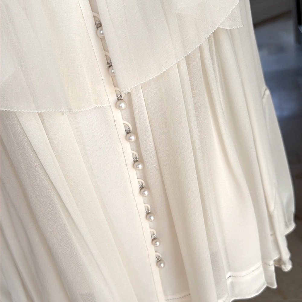 Off-white cream colored ruffle blouse - Picture 4 of 7